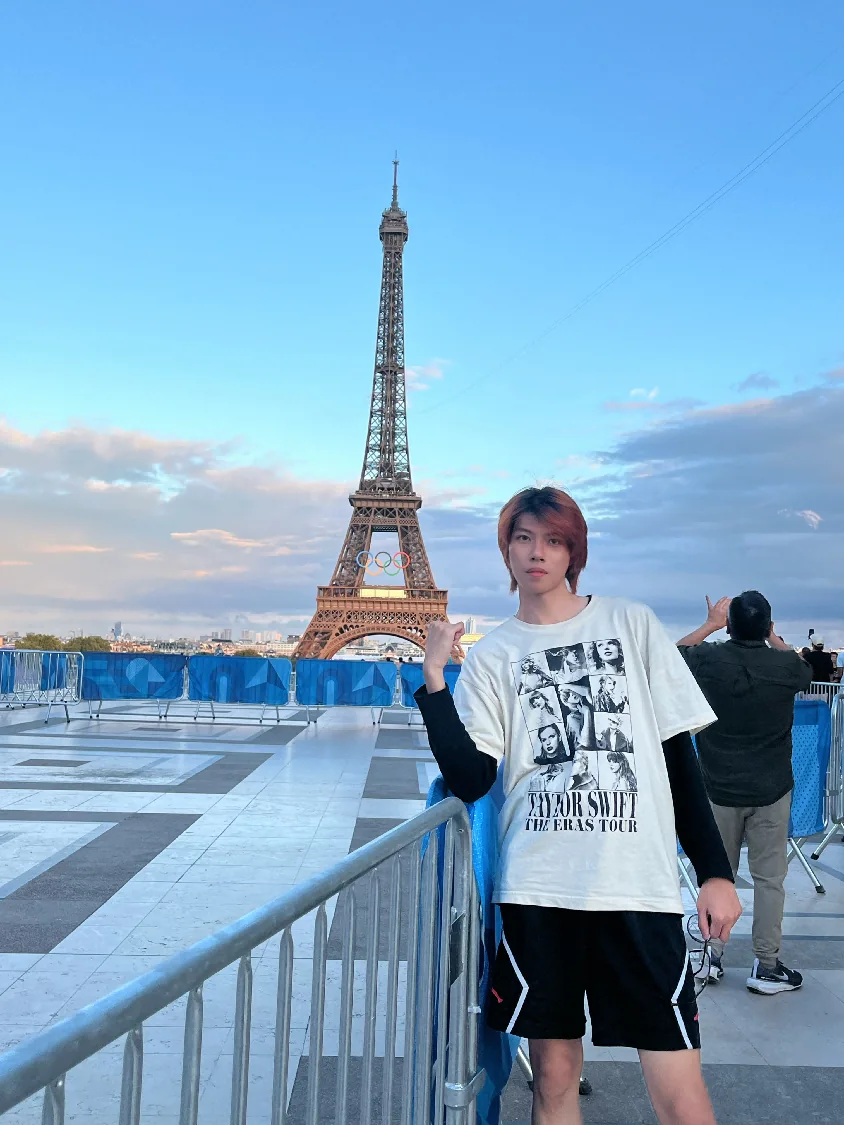 巴黎旅行中的个人照片